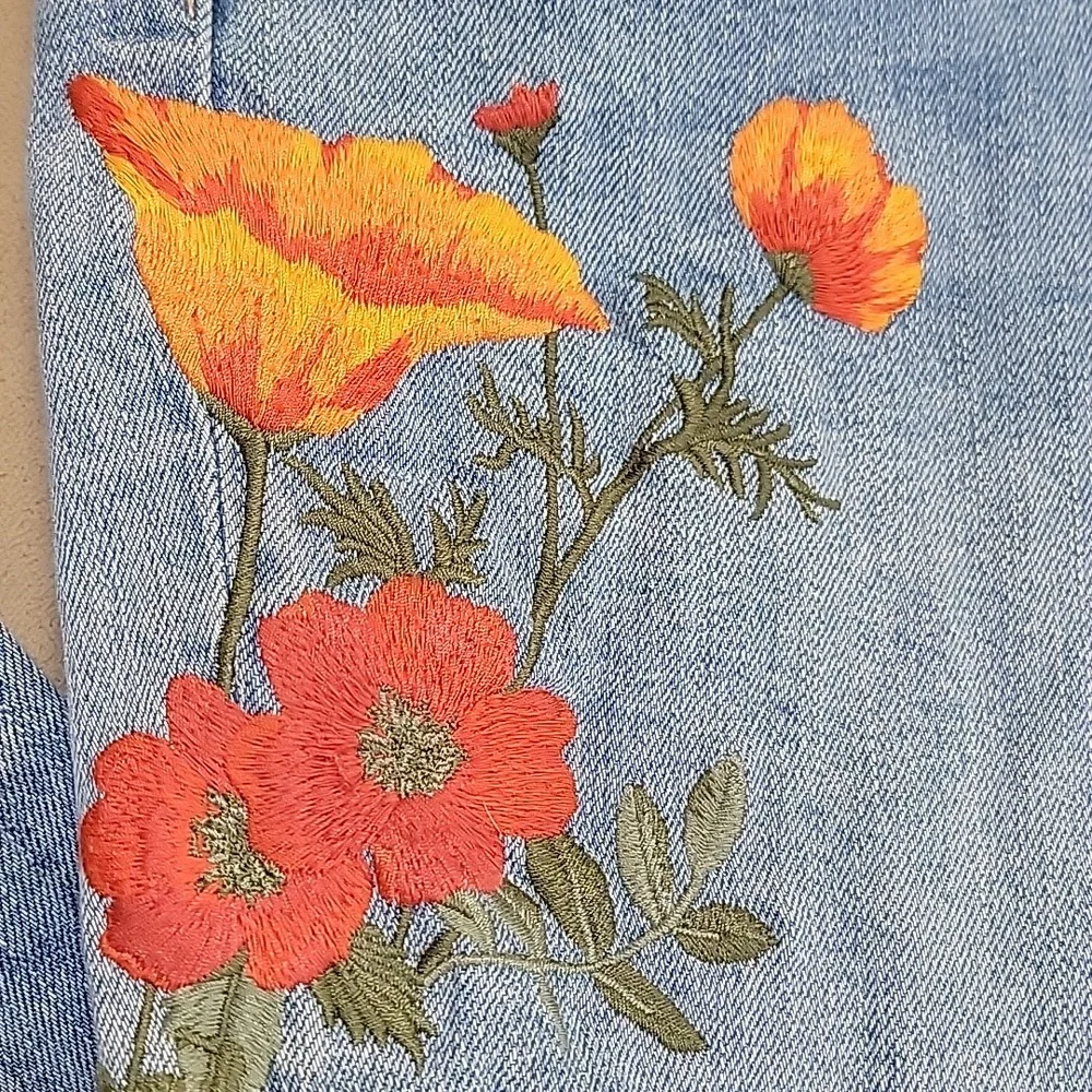 Limited Edition Levi's 721 Blue Jeans with Floral Poppy Embroidery Size 32 EUC - Picture 2 of 16